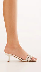 Michelle Heel - Bone